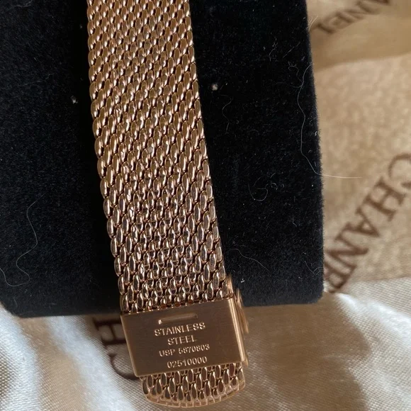Ladies New Skagen Rose Stainless Steel SOLAR watch NWT